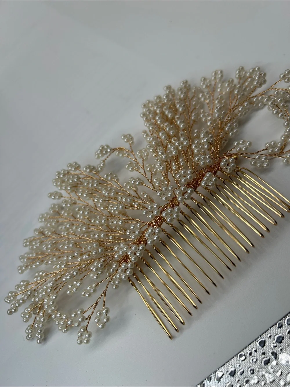 Gold Pearl Spray Hair Comb - Elegant White Pearl Accent